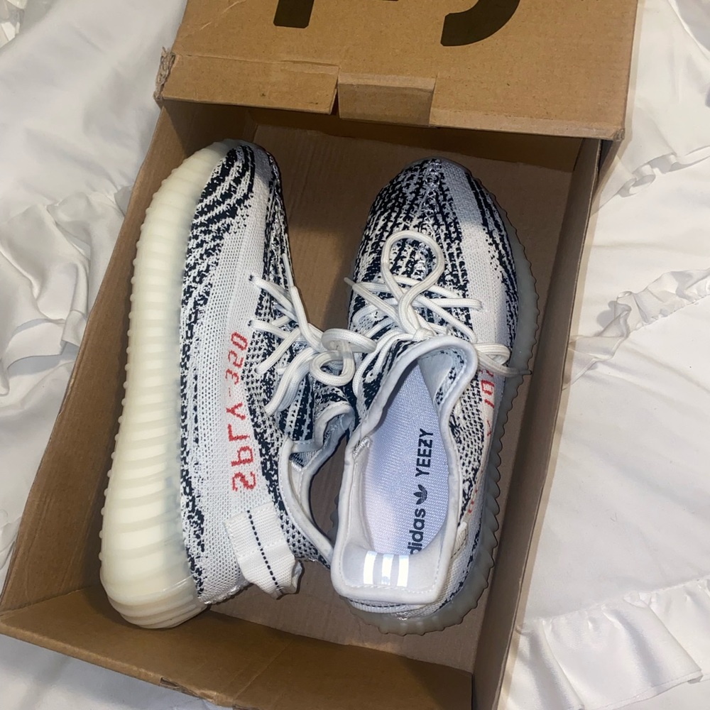Yeezy boost 350 zebra *BRAND NEW*